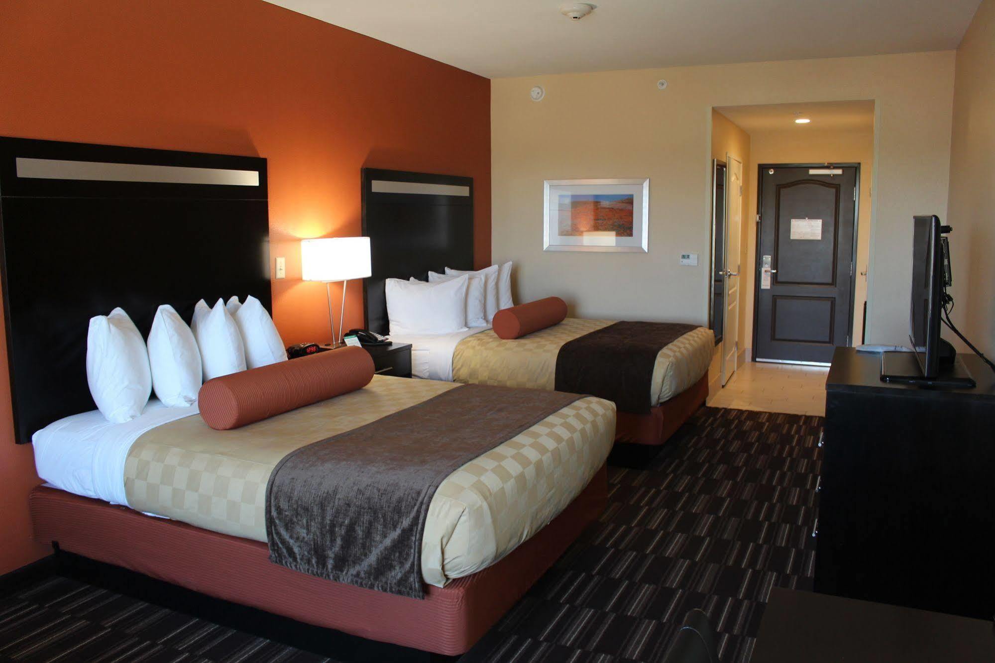 Wyndham Garden Lancaster Ca Hotel Exterior photo