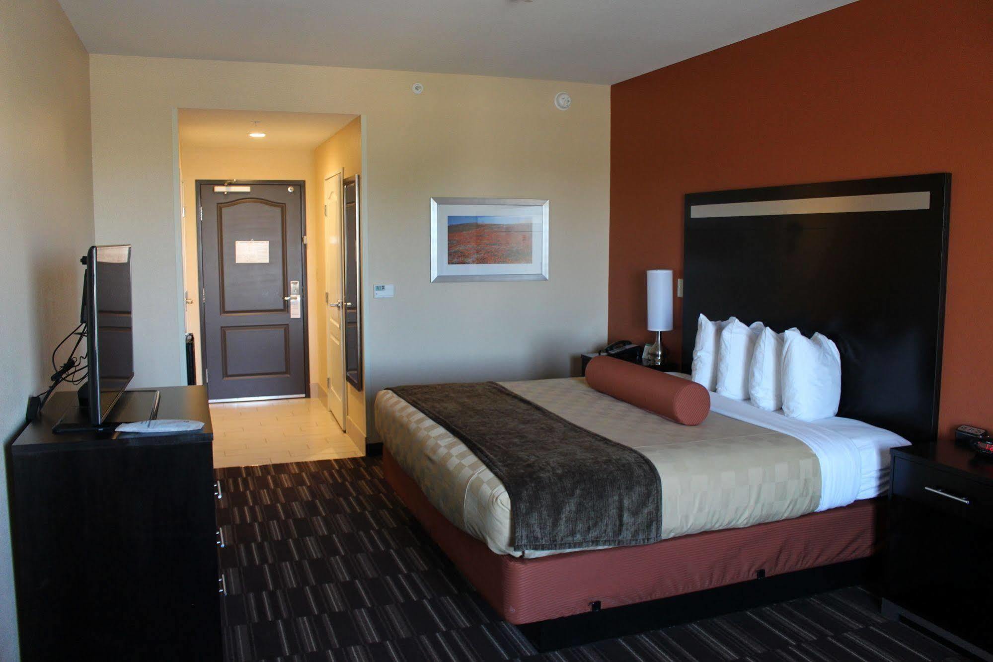 Wyndham Garden Lancaster Ca Hotel Exterior photo